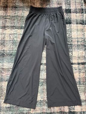 Like New Vuori-Wide Leg Black Pull-On Pants-Medium
